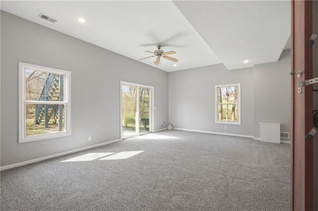 12221 Hubbard Road, Kansas City, KS 66109