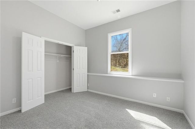 12221 Hubbard Road, Kansas City, KS 66109