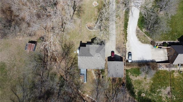 12221 Hubbard Road, Kansas City, KS 66109