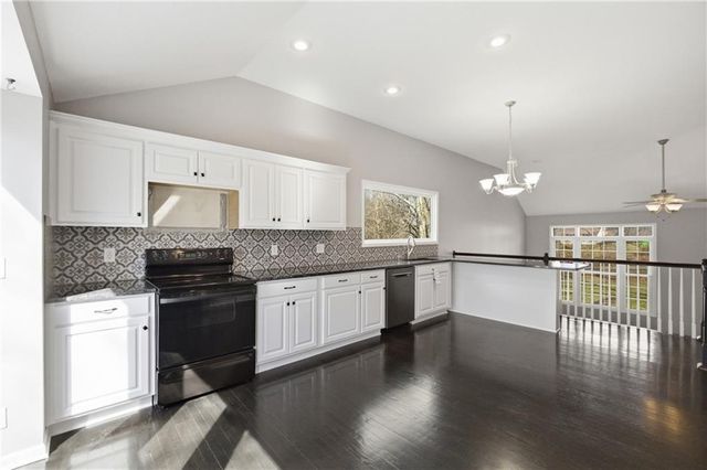 12221 Hubbard Road, Kansas City, KS 66109