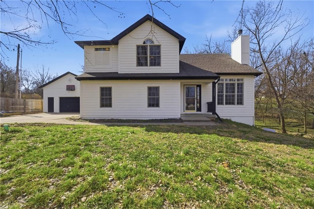 12221 Hubbard Road, Kansas City, KS 66109