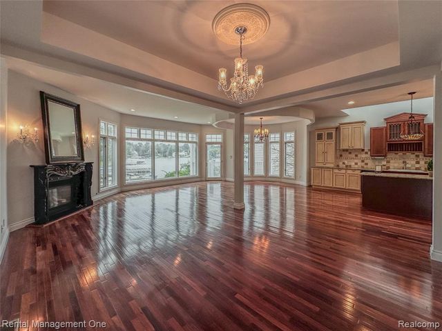 5742 Putnam Drive, West Bloomfield, MI 48323