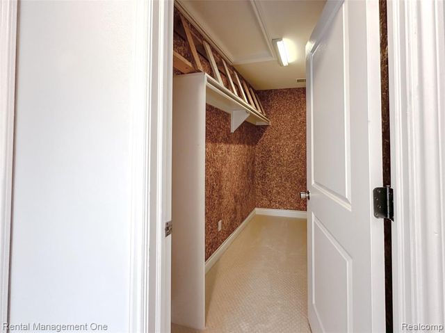 5742 Putnam Drive, West Bloomfield, MI 48323