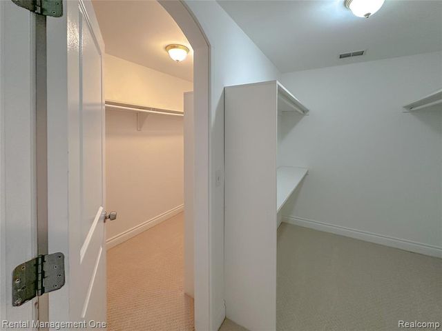 5742 Putnam Drive, West Bloomfield, MI 48323