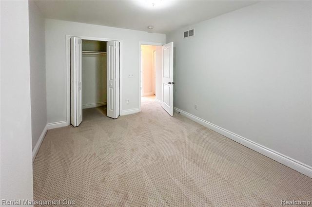 5742 Putnam Drive, West Bloomfield, MI 48323