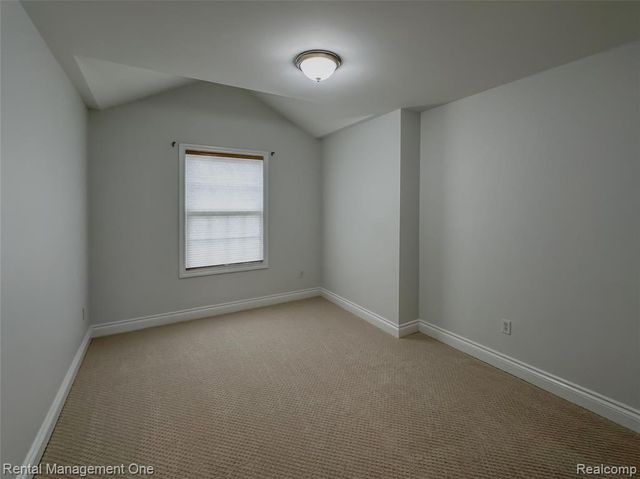 5742 Putnam Drive, West Bloomfield, MI 48323