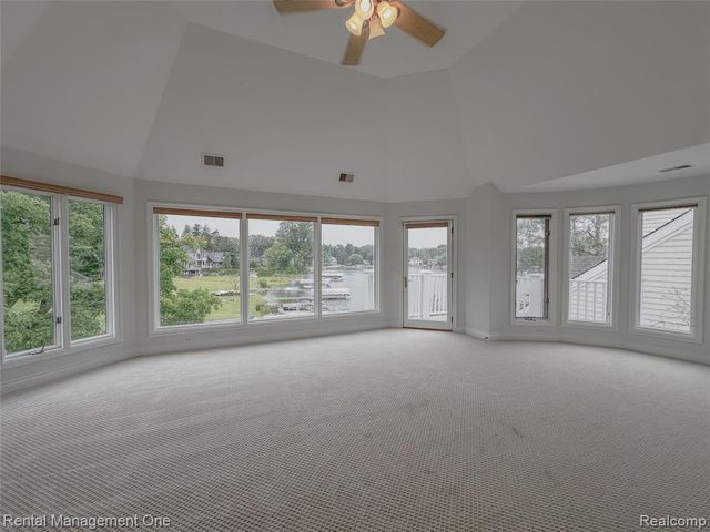 5742 Putnam Drive, West Bloomfield, MI 48323