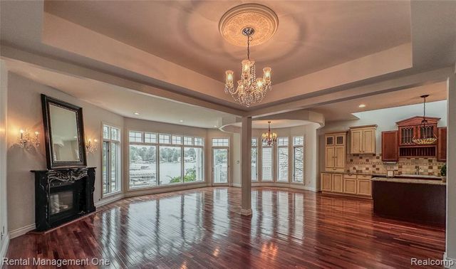 5742 Putnam Drive, West Bloomfield, MI 48323