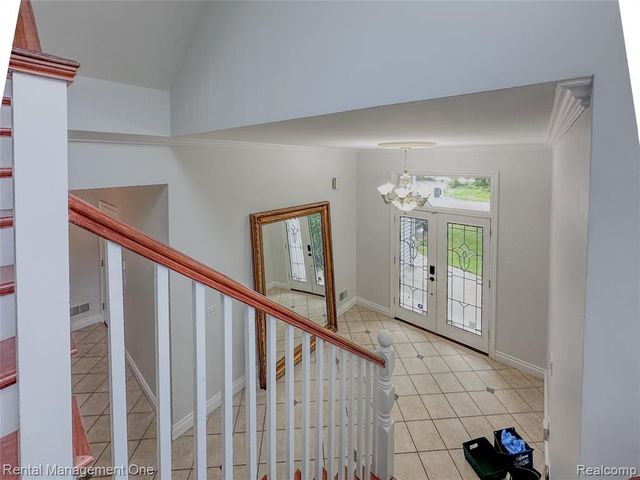 5742 Putnam Drive, West Bloomfield, MI 48323