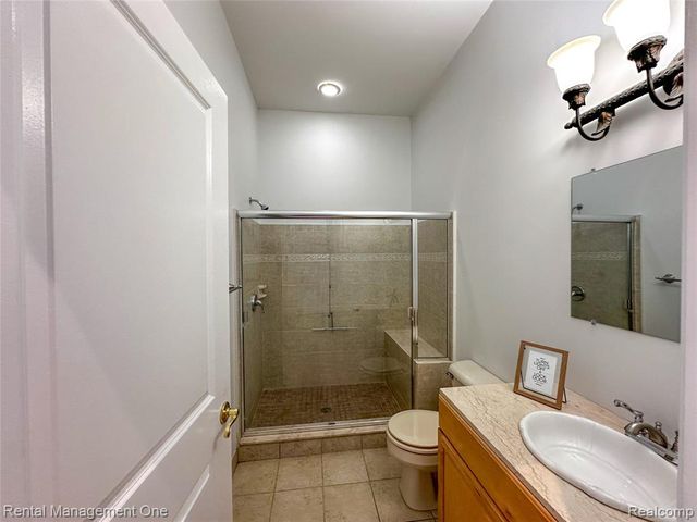 5742 Putnam Drive, West Bloomfield, MI 48323