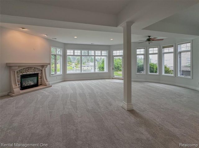 5742 Putnam Drive, West Bloomfield, MI 48323