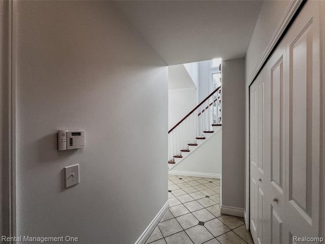 5742 Putnam Drive, West Bloomfield, MI 48323