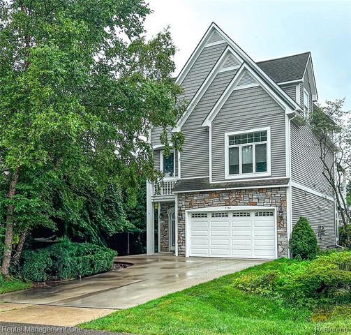 5742 Putnam Drive, West Bloomfield, MI 48323