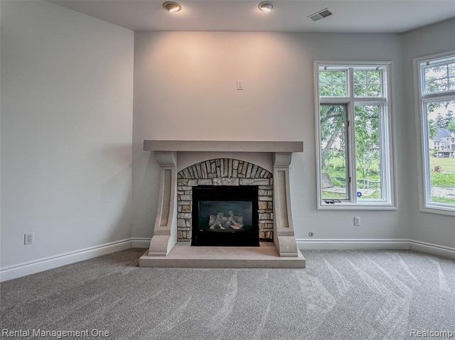 5742 Putnam Drive, West Bloomfield, MI 48323