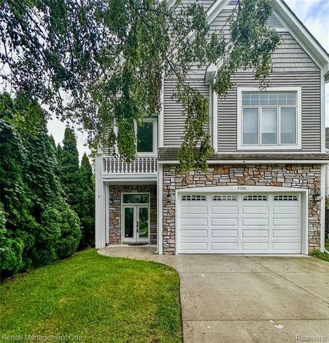 5742 Putnam Drive, West Bloomfield, MI 48323