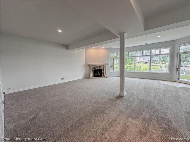 5742 Putnam Drive, West Bloomfield, MI 48323