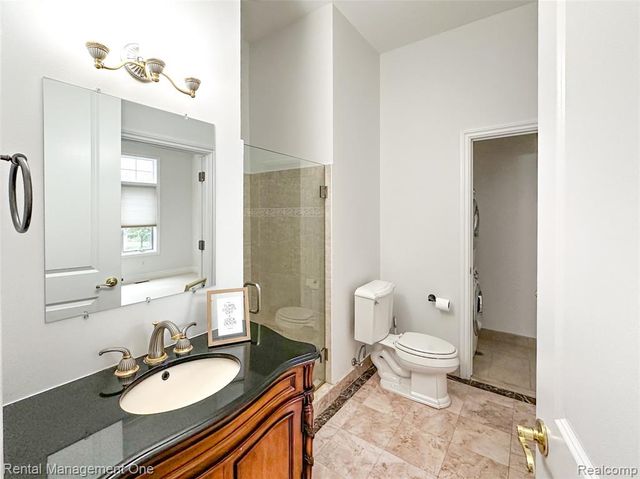 5742 Putnam Drive, West Bloomfield, MI 48323