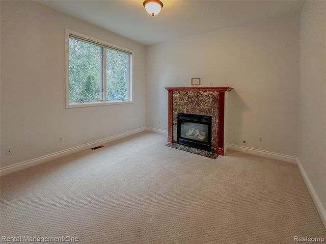 5742 Putnam Drive, West Bloomfield, MI 48323