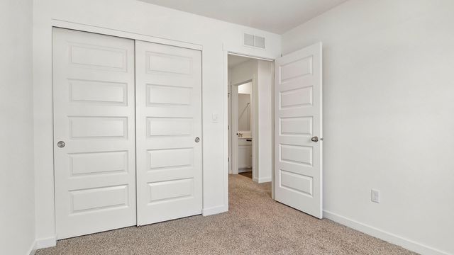 2726 Arrowhead Drive, Pingree Grove, IL 60140