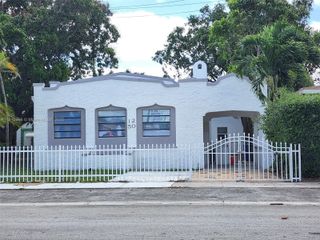 1250 NW 55th St, Miami, FL 33142