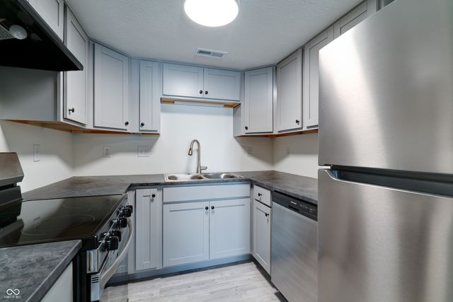 10203 Penrith Drive, Indianapolis, IN 46229