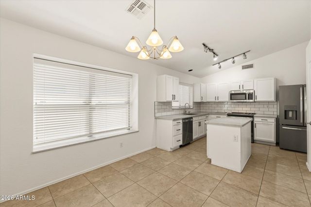 2212 E VISTA BONITA Drive, Phoenix, AZ 85024