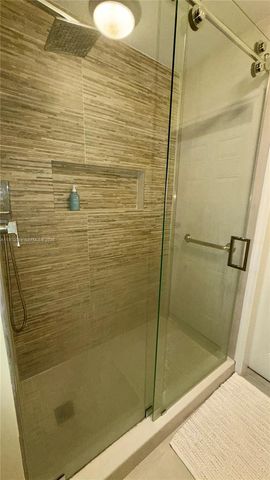 1040 Sandalwood Ln, Weston, FL 33326