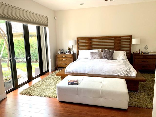 1040 Sandalwood Ln, Weston, FL 33326