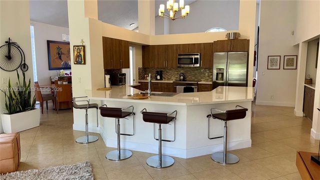 1040 Sandalwood Ln, Weston, FL 33326