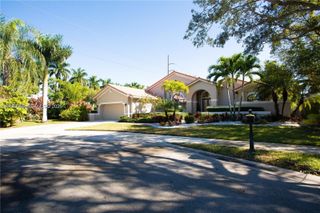 1040 Sandalwood Ln, Weston, FL 33326