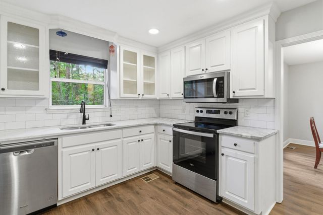 48 Englewood Ln., Hattiesburg, MS 39402