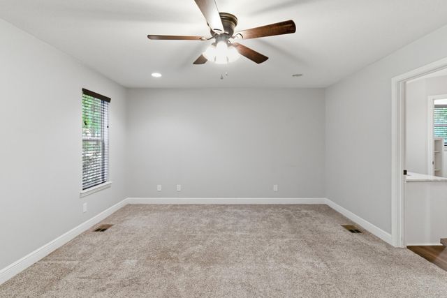 48 Englewood Ln., Hattiesburg, MS 39402