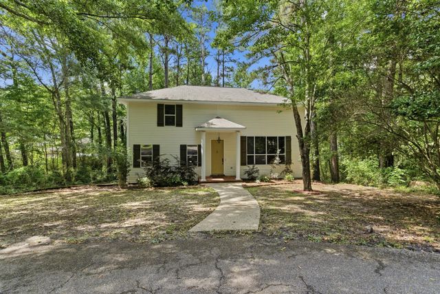 48 Englewood Ln., Hattiesburg, MS 39402