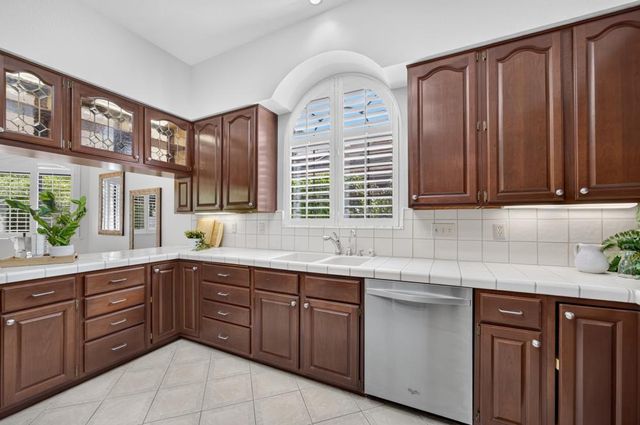 4932 Roselin Way, Elk Grove, CA 95758