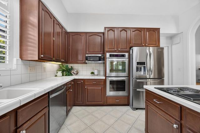 4932 Roselin Way, Elk Grove, CA 95758