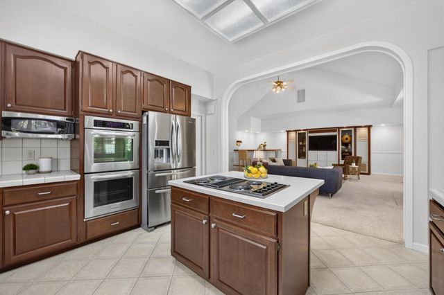 4932 Roselin Way, Elk Grove, CA 95758