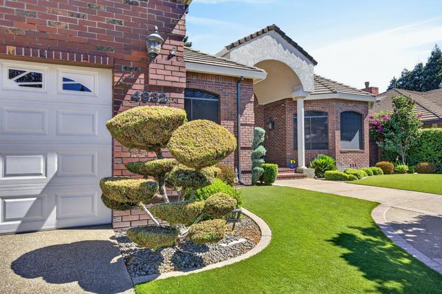 4932 Roselin Way, Elk Grove, CA 95758