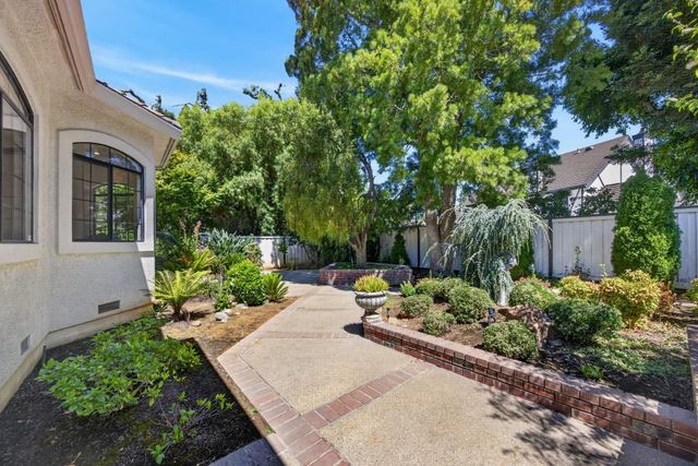 4932 Roselin Way, Elk Grove, CA 95758