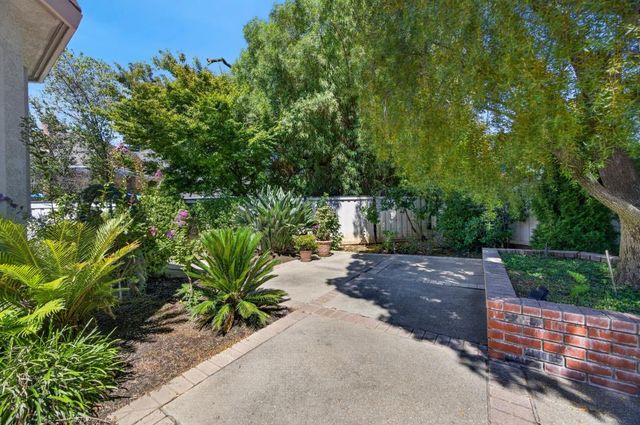 4932 Roselin Way, Elk Grove, CA 95758