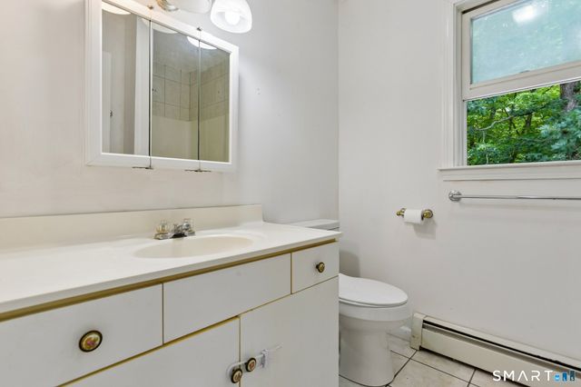 11 Ebony Lane, Essex, CT 06442