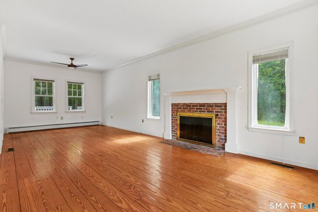 11 Ebony Lane, Essex, CT 06442