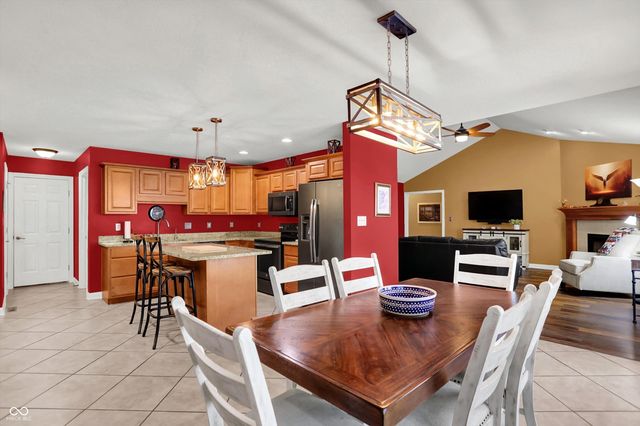 6670 Woodcrest Drive, Avon, IN 46123