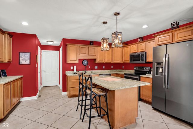 6670 Woodcrest Drive, Avon, IN 46123