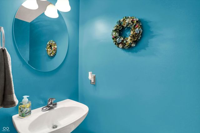 6670 Woodcrest Drive, Avon, IN 46123