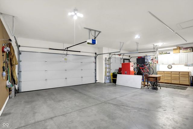 6670 Woodcrest Drive, Avon, IN 46123