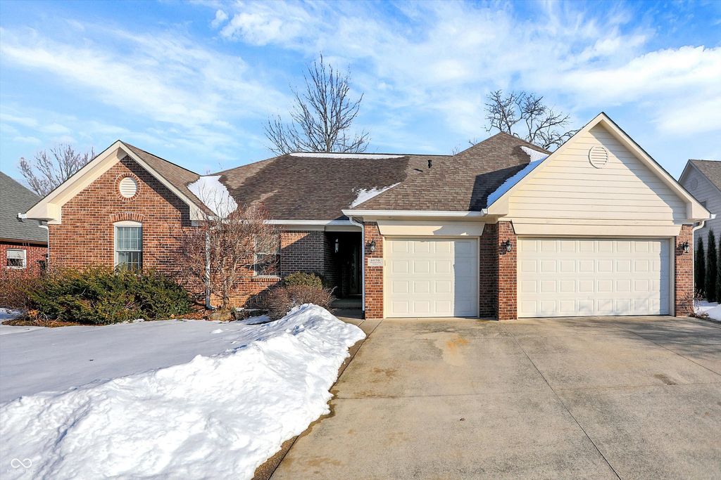 6670 Woodcrest Drive, Avon, IN 46123