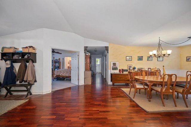 10520 Oak Springs Rd, Penn Valley, CA 95946