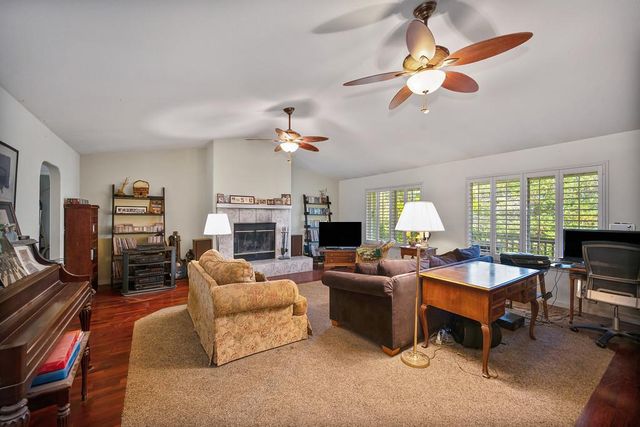 10520 Oak Springs Rd, Penn Valley, CA 95946