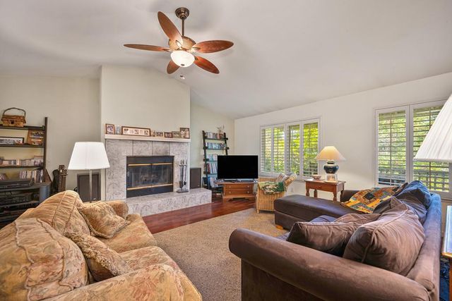 10520 Oak Springs Rd, Penn Valley, CA 95946
