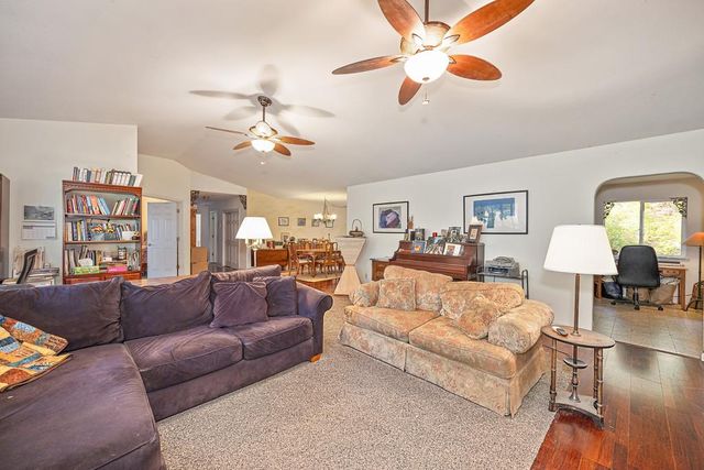10520 Oak Springs Rd, Penn Valley, CA 95946